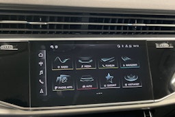 Harmaa Audi Q7 2021 kuva 14.