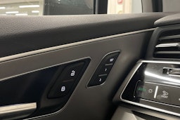 Harmaa Audi Q7 2021 kuva 29.