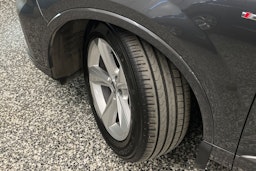 Harmaa Audi Q7 2021 kuva 36.