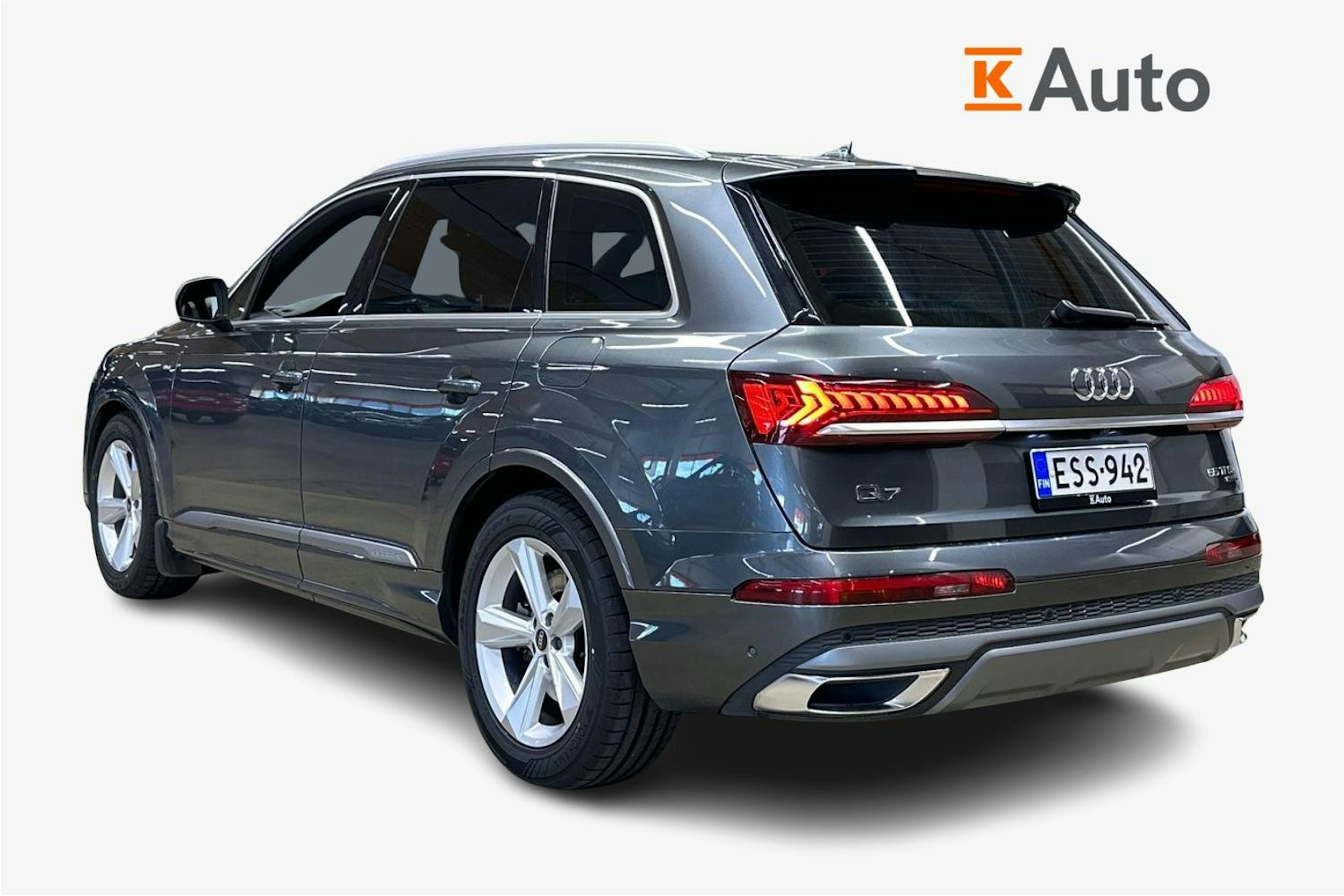 harmaa Audi Q7 2021 kuva 2.