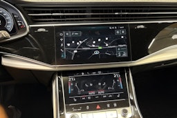 harmaa Audi Q7 2021 kuva 15.