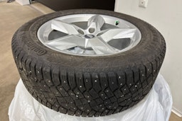harmaa Audi Q7 2021 kuva 18.