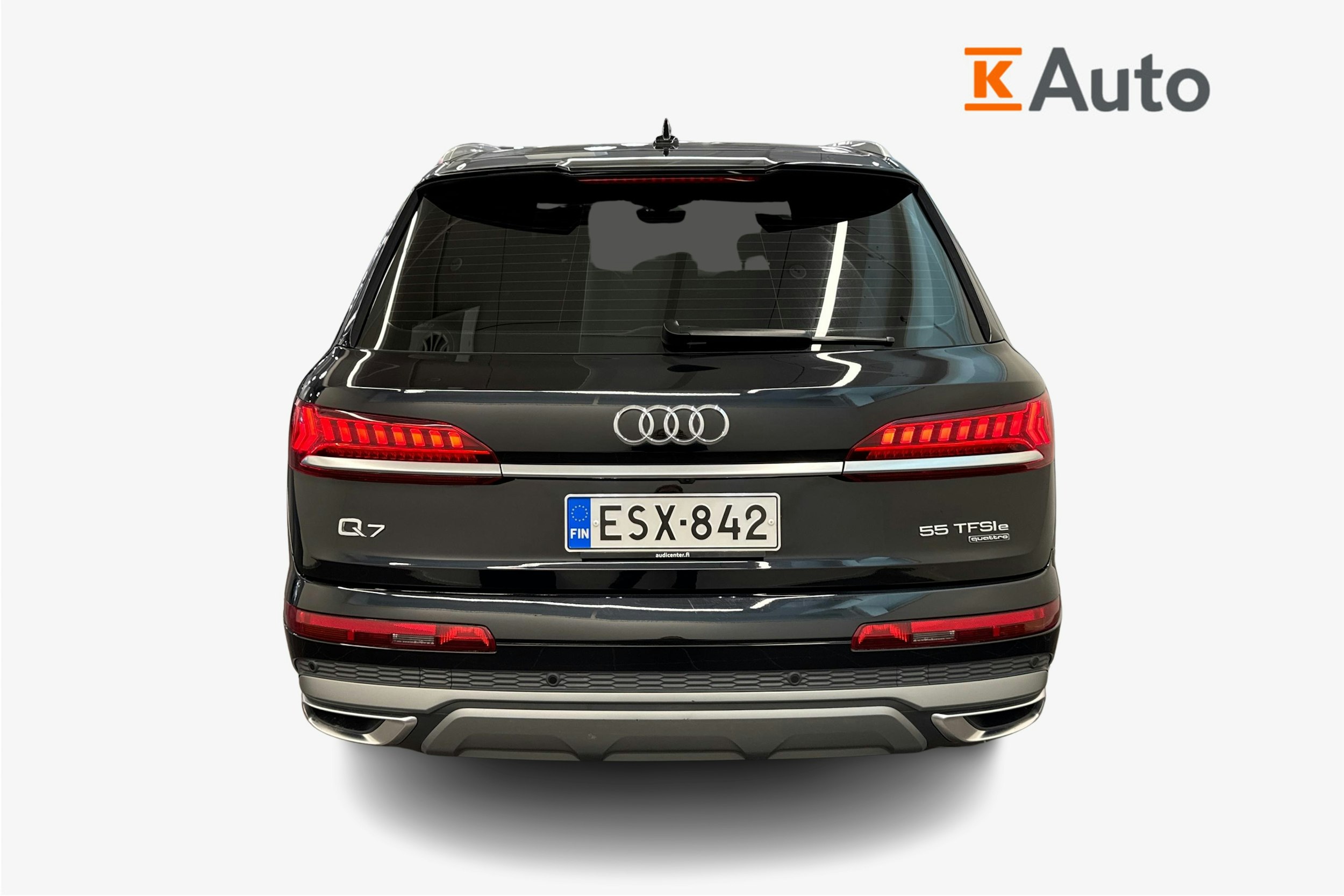 musta Audi Q7 2021 kuva 3.