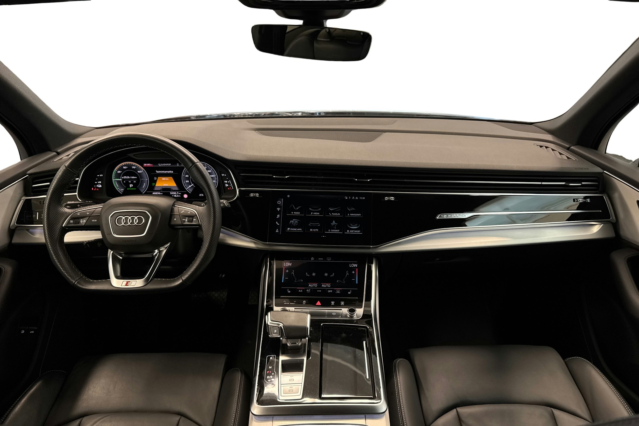 musta Audi Q7 2021 kuva 9.
