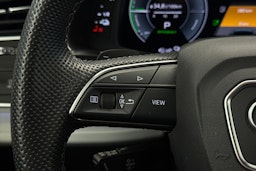 musta Audi Q7 2021 kuva 21.