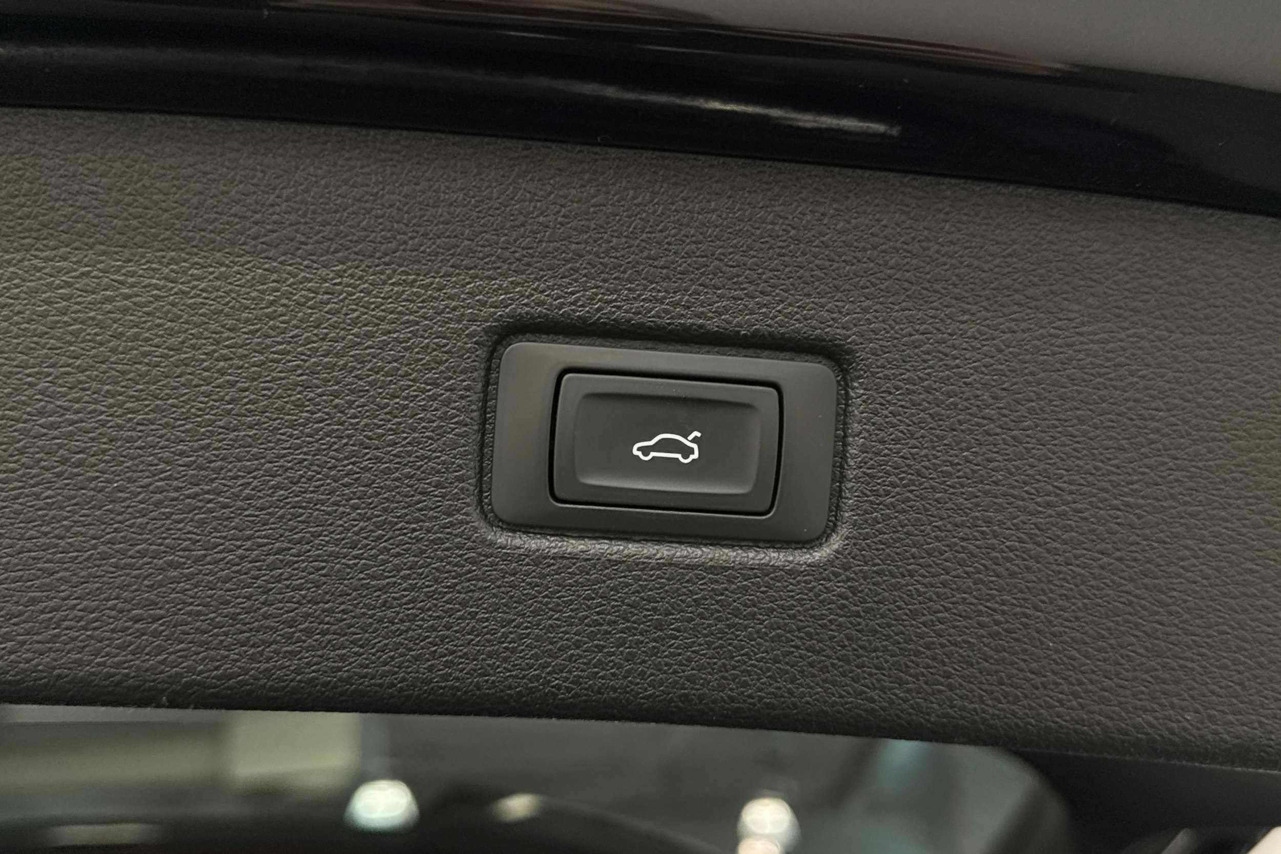 musta Audi Q7 2021 kuva 41.