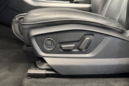 musta Audi Q7 2021 kuva 42.