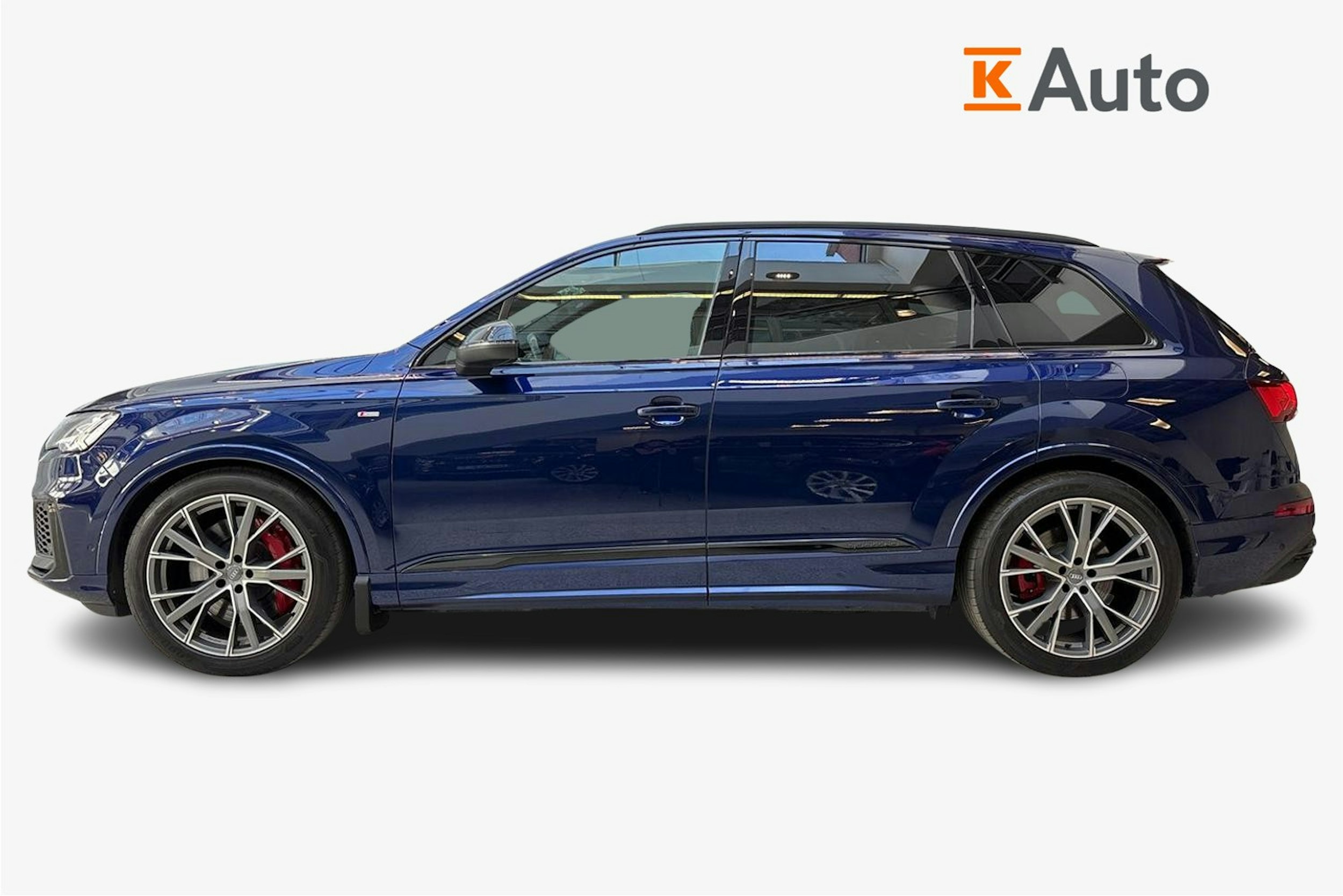 sininen Audi Q7 2021 kuva 6.