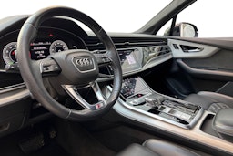 sininen Audi Q7 2021 kuva 7.