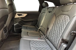 sininen Audi Q7 2021 kuva 10.