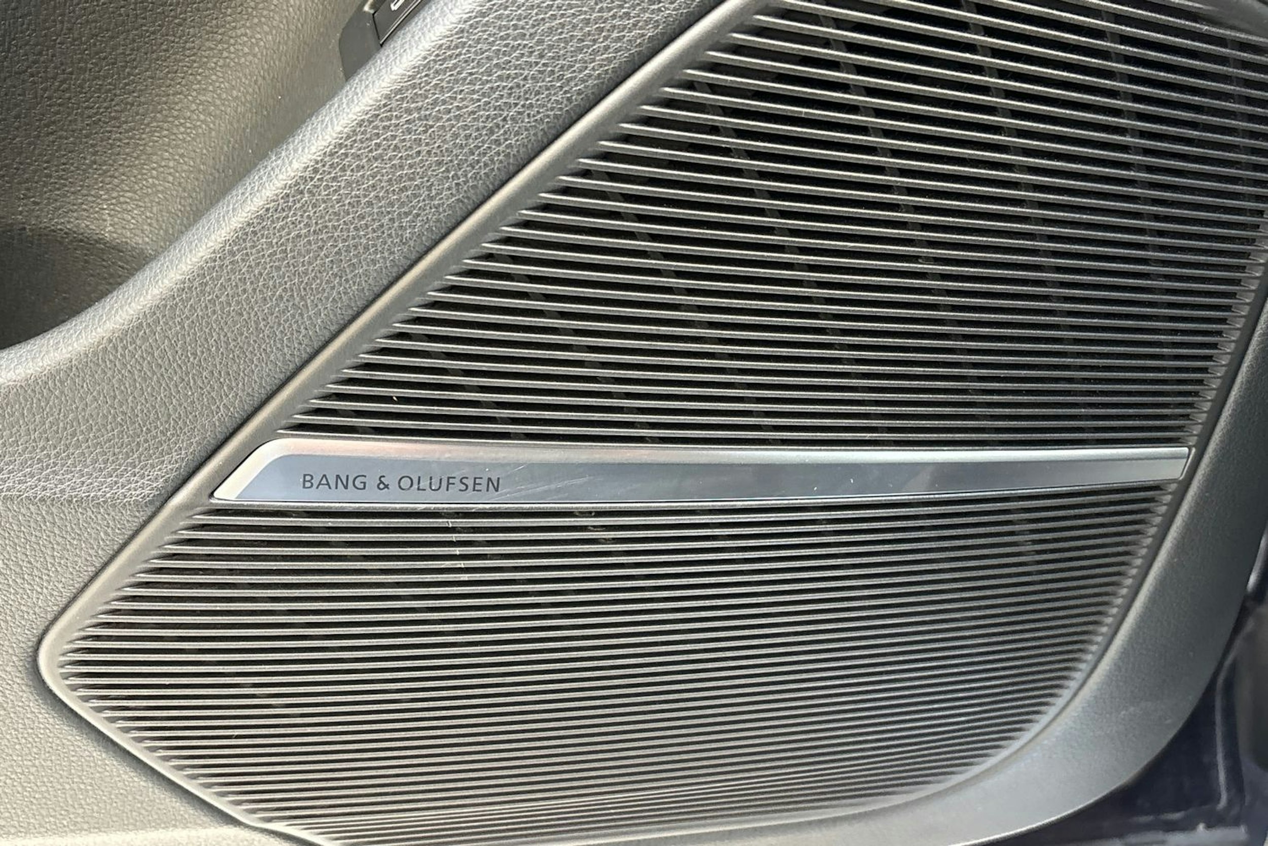 sininen Audi Q7 2021 kuva 22.