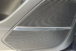 sininen Audi Q7 2021 kuva 22.