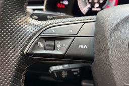 sininen Audi Q7 2021 kuva 24.