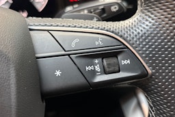 sininen Audi Q7 2021 kuva 25.