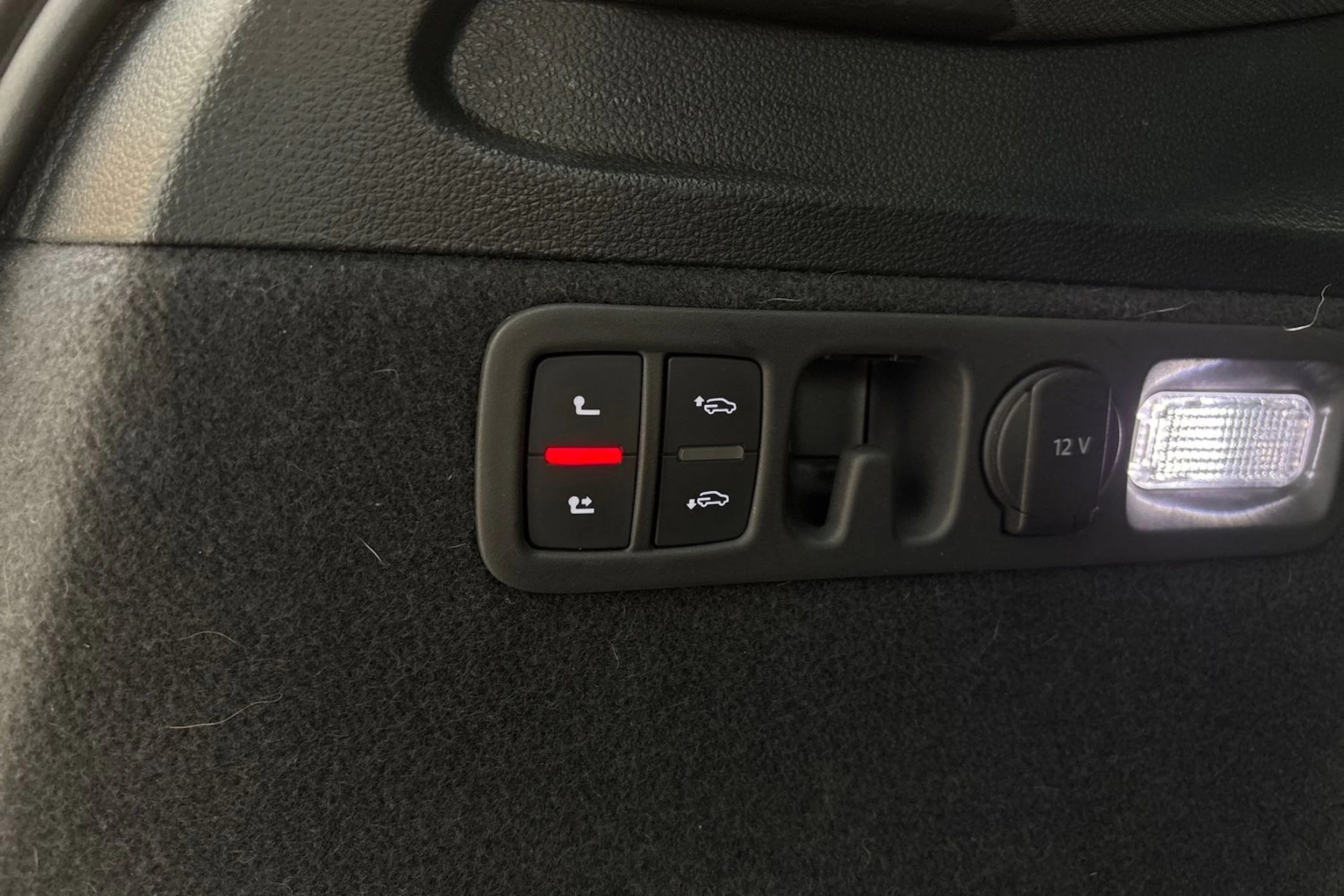 harmaa Audi Q7 2021 kuva 14.