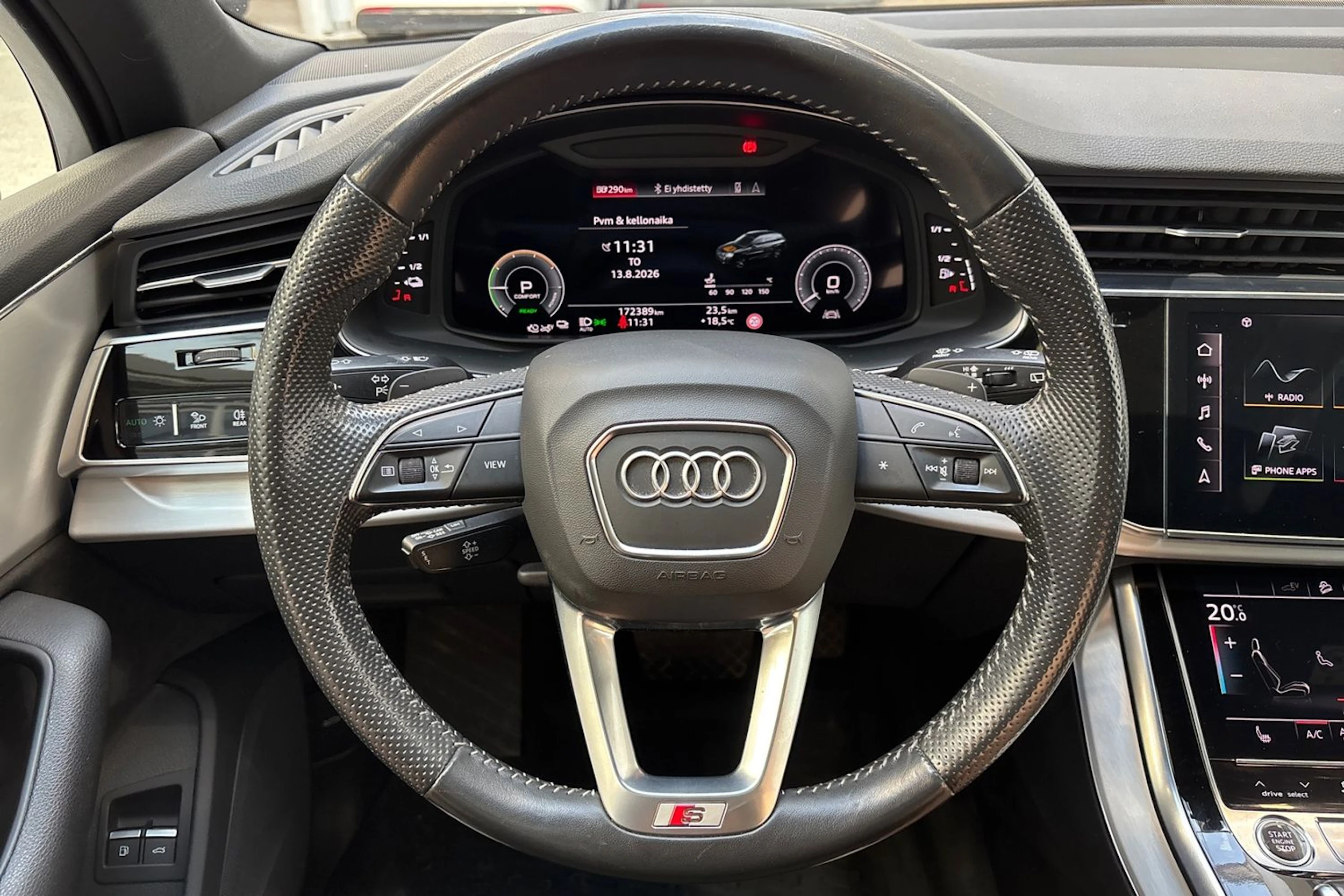 harmaa Audi Q7 2021 kuva 22.