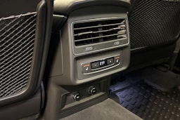 harmaa Audi Q7 2021 kuva 14.