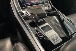 valkoinen Audi Q7 2021 kuva 41.