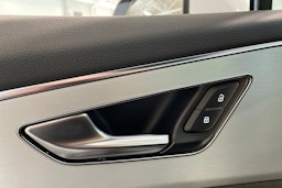 valkoinen Audi Q7 2021 kuva 43.