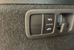 valkoinen Audi Q7 2021 kuva 46.