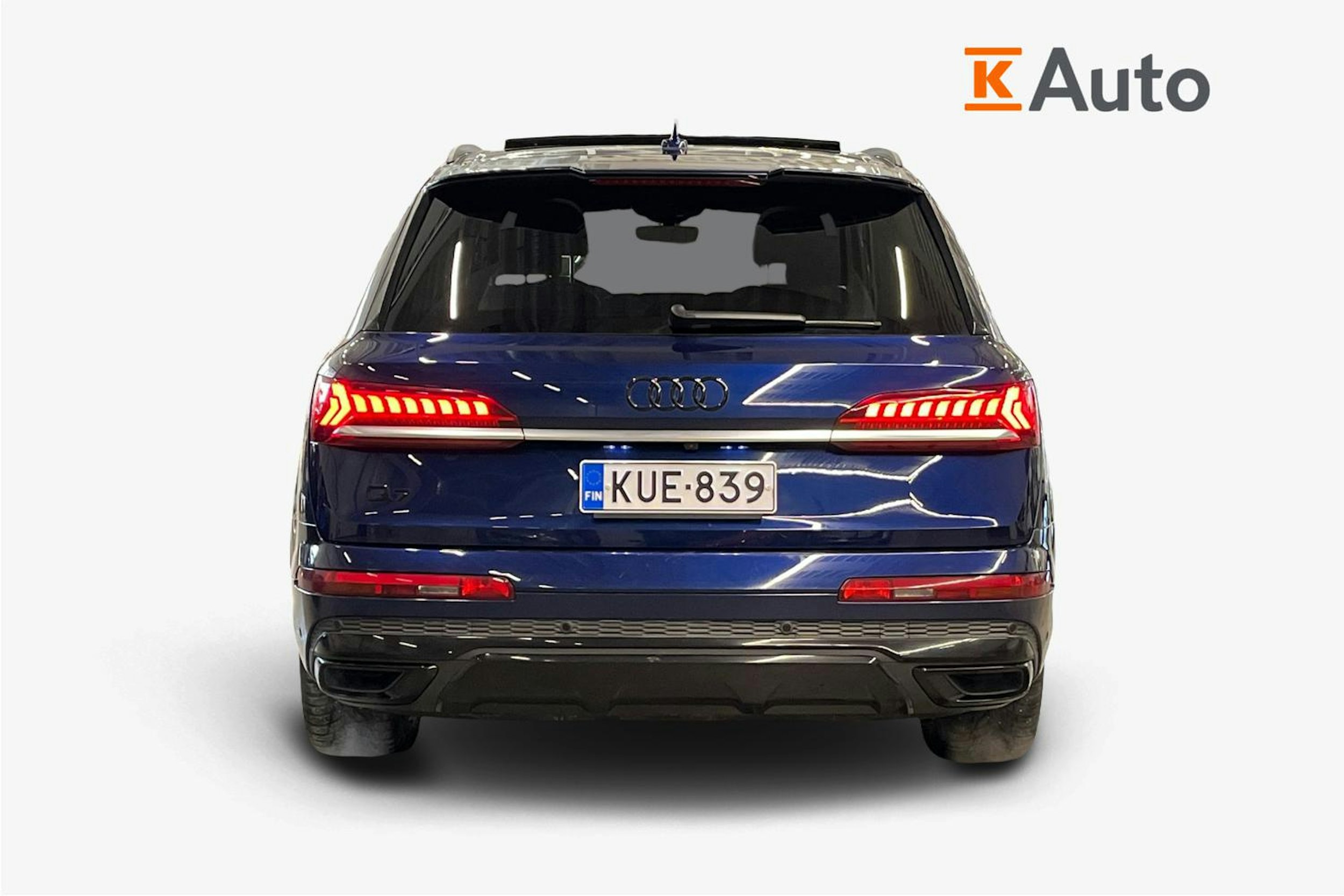 sininen Audi Q7 2021 kuva 3.