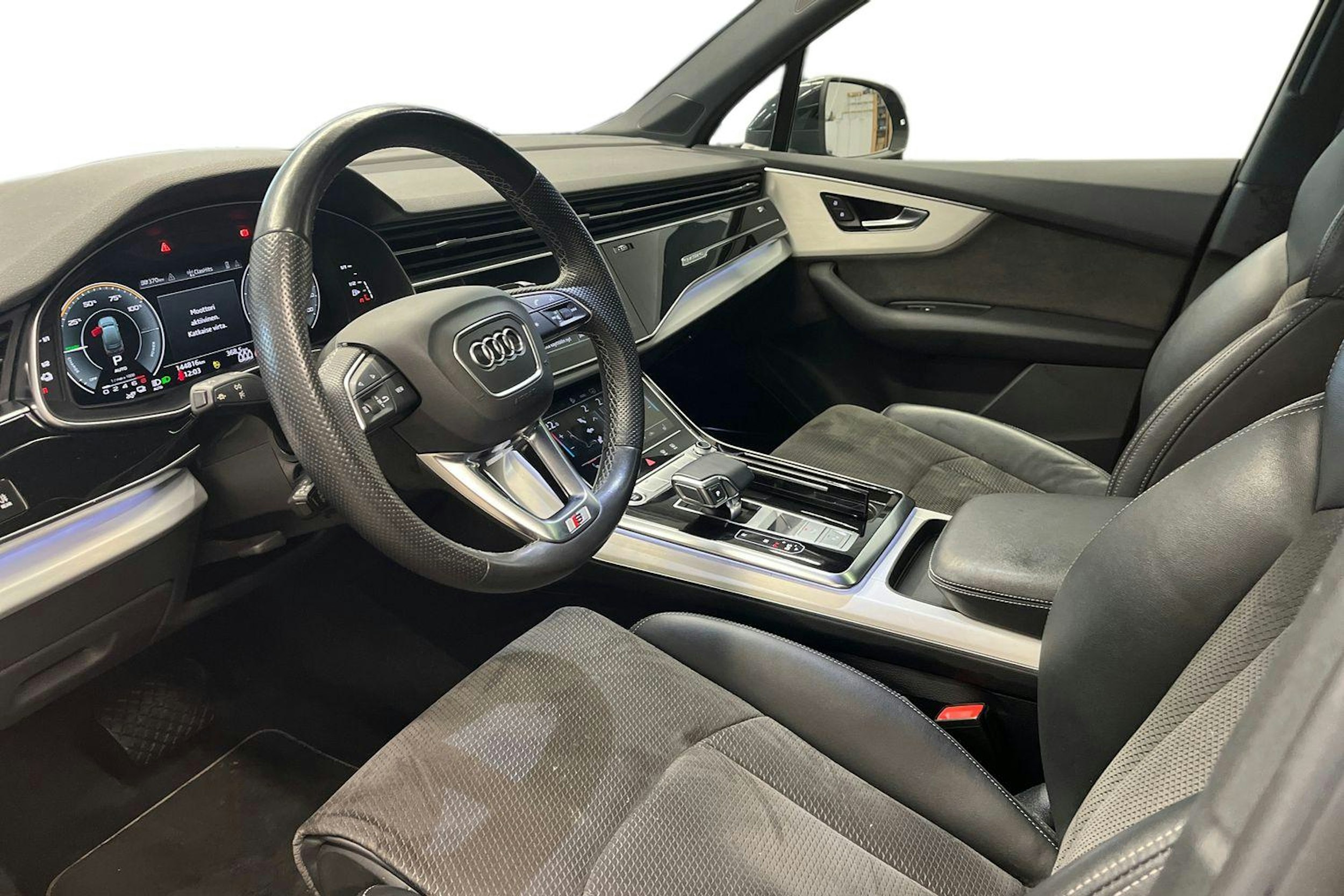 sininen Audi Q7 2021 kuva 7.