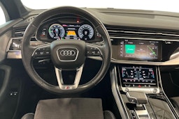 sininen Audi Q7 2021 kuva 9.