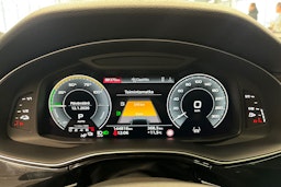 sininen Audi Q7 2021 kuva 19.