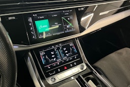 sininen Audi Q7 2021 kuva 20.