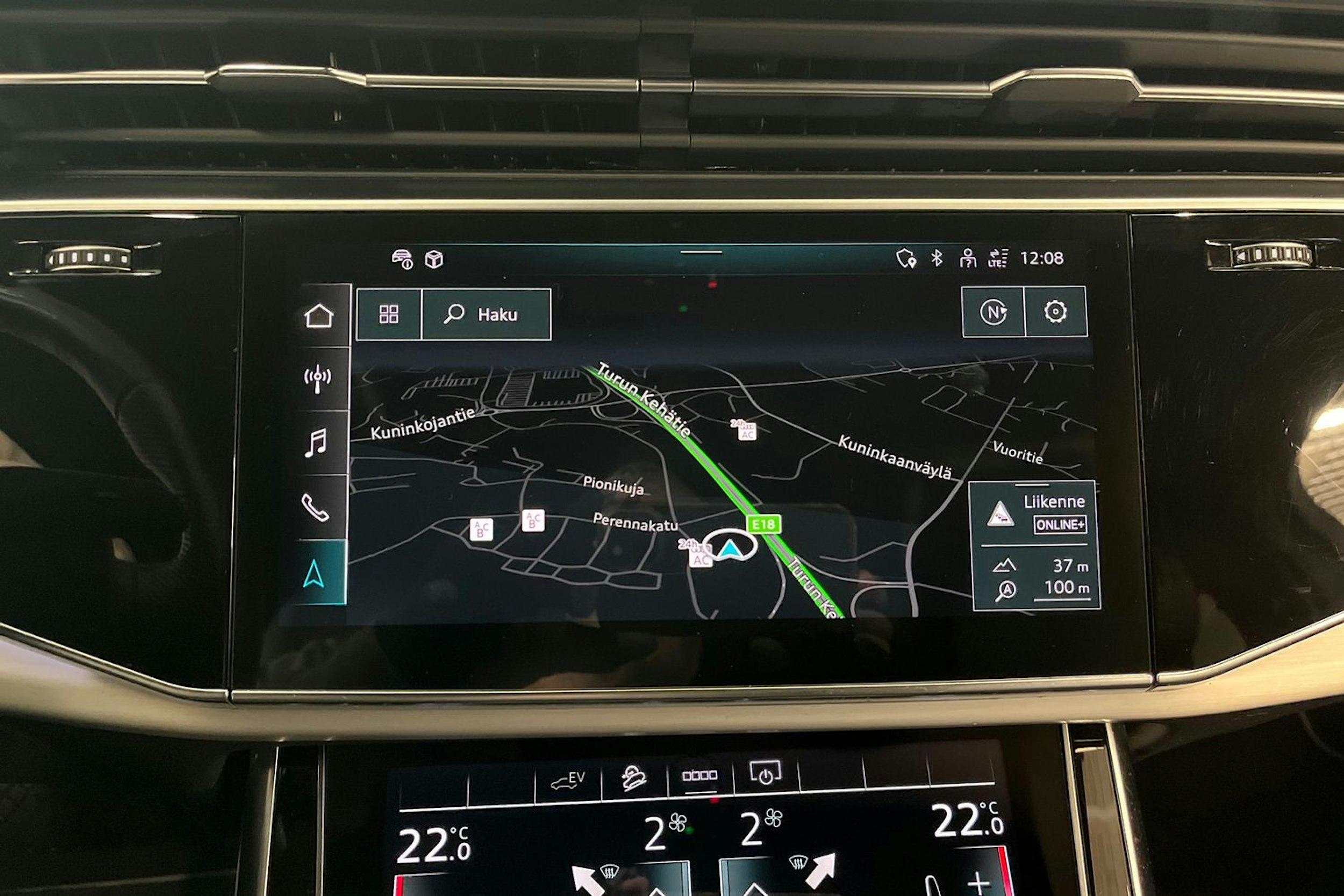 sininen Audi Q7 2021 kuva 23.