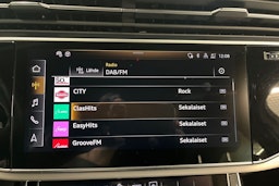 sininen Audi Q7 2021 kuva 25.