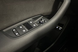 sininen Audi Q7 2021 kuva 32.