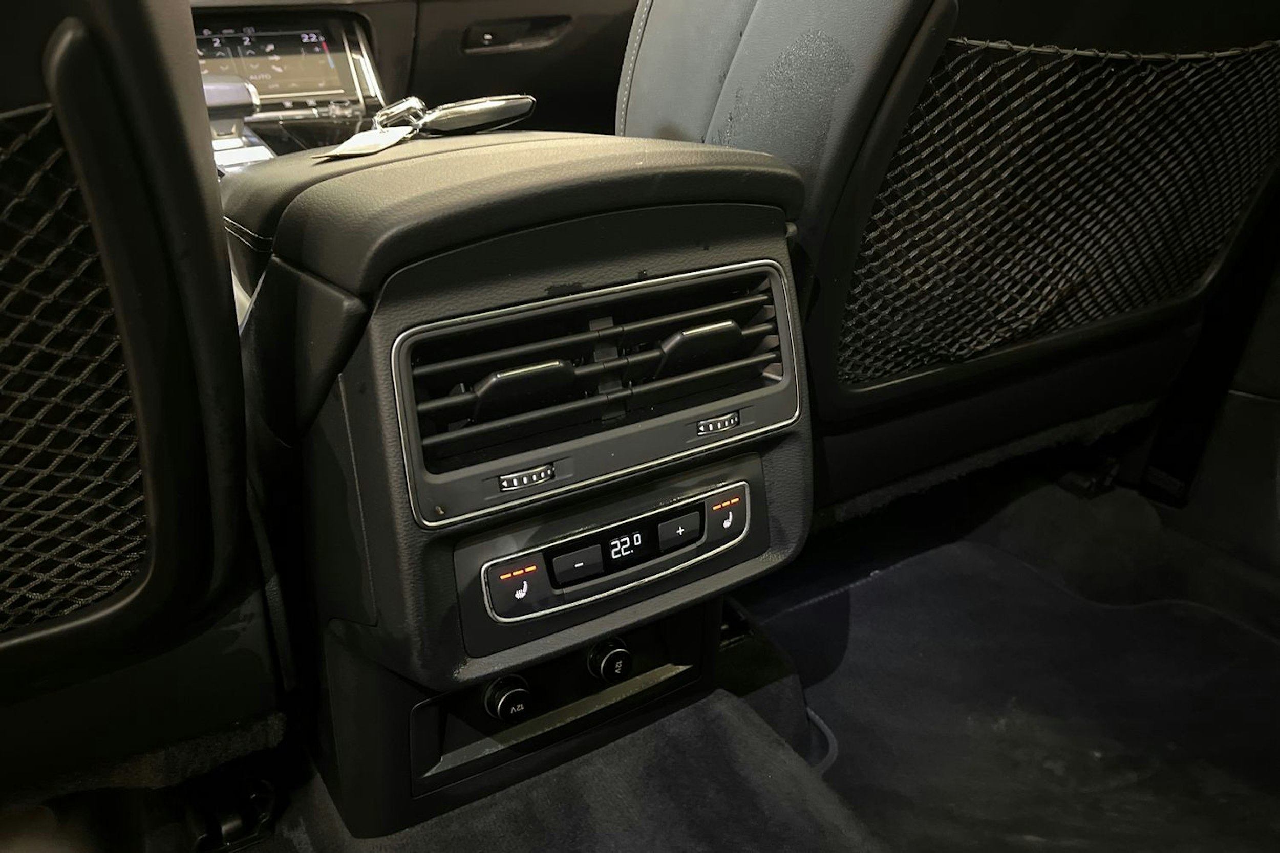 sininen Audi Q7 2021 kuva 36.