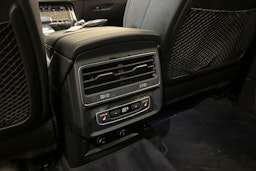 sininen Audi Q7 2021 kuva 36.