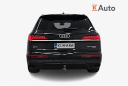 met. musta Audi Q7 2021 kuva 4.