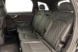 met. musta Audi Q7 2021 kuva 11.