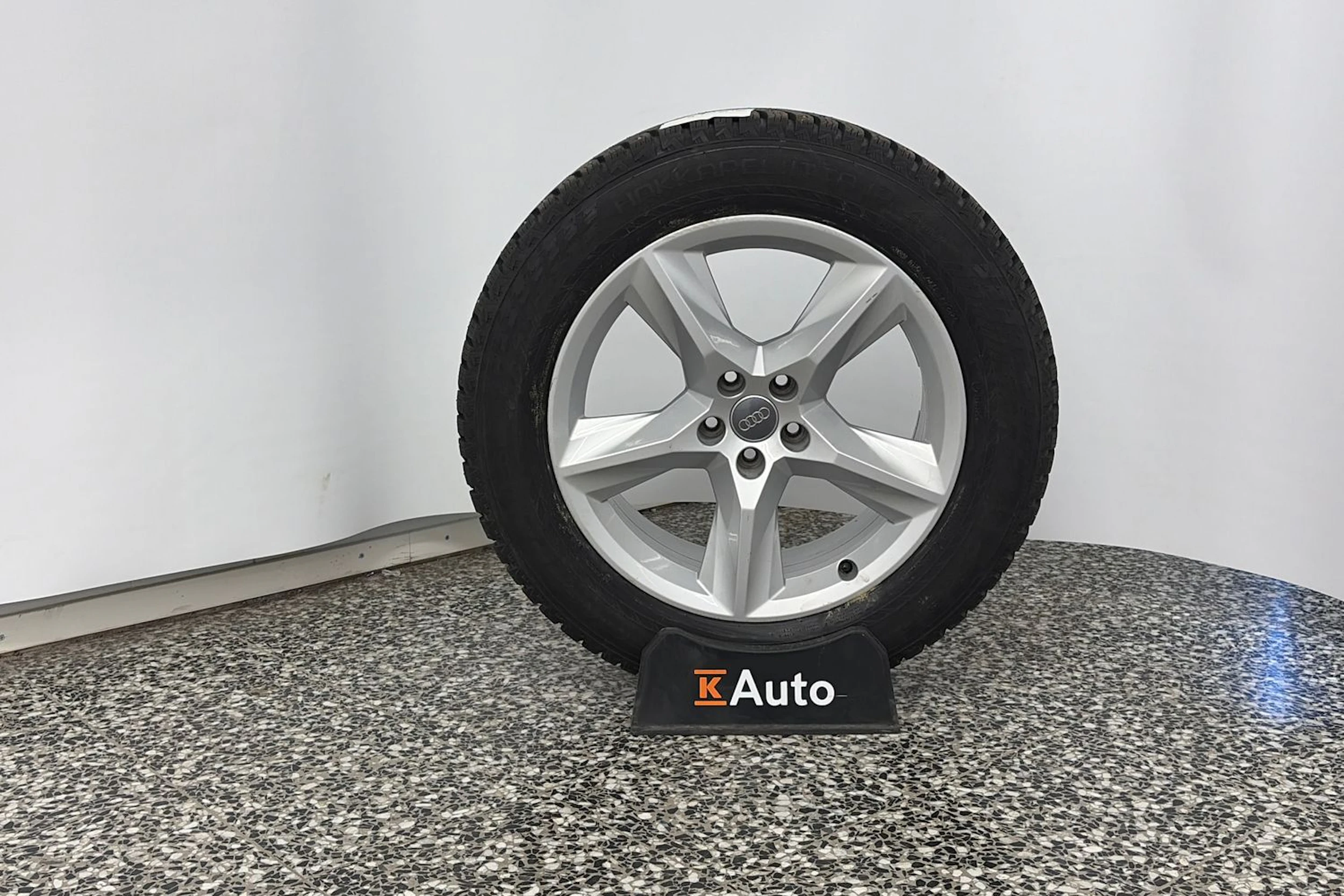 met. musta Audi Q7 2021 kuva 13.