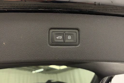met. musta Audi Q7 2021 kuva 16.