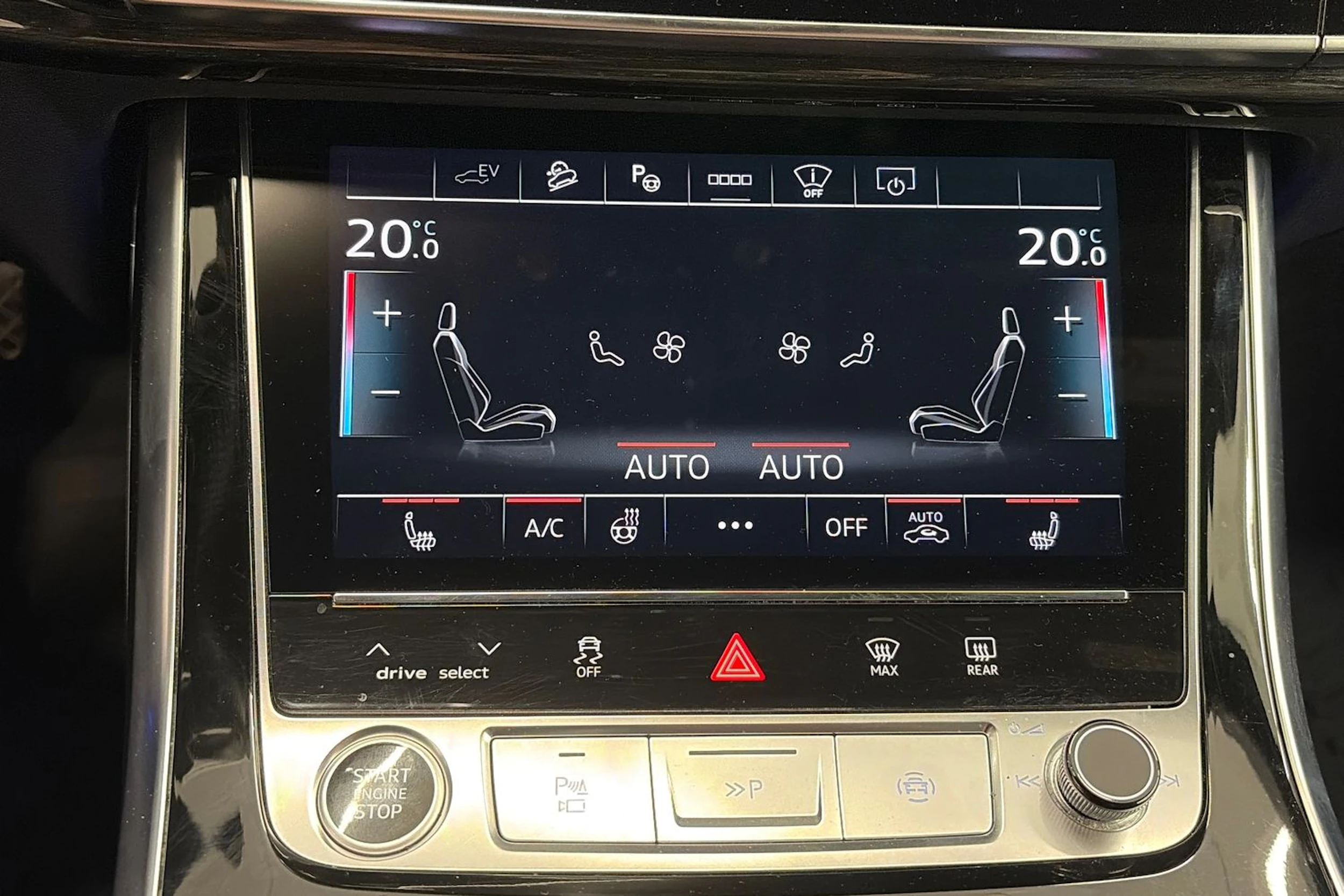 met. musta Audi Q7 2021 kuva 33.