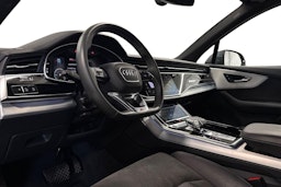 met. Harmaa Audi Q7 2021 kuva 7.