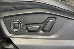 met. Harmaa Audi Q7 2021 kuva 12.