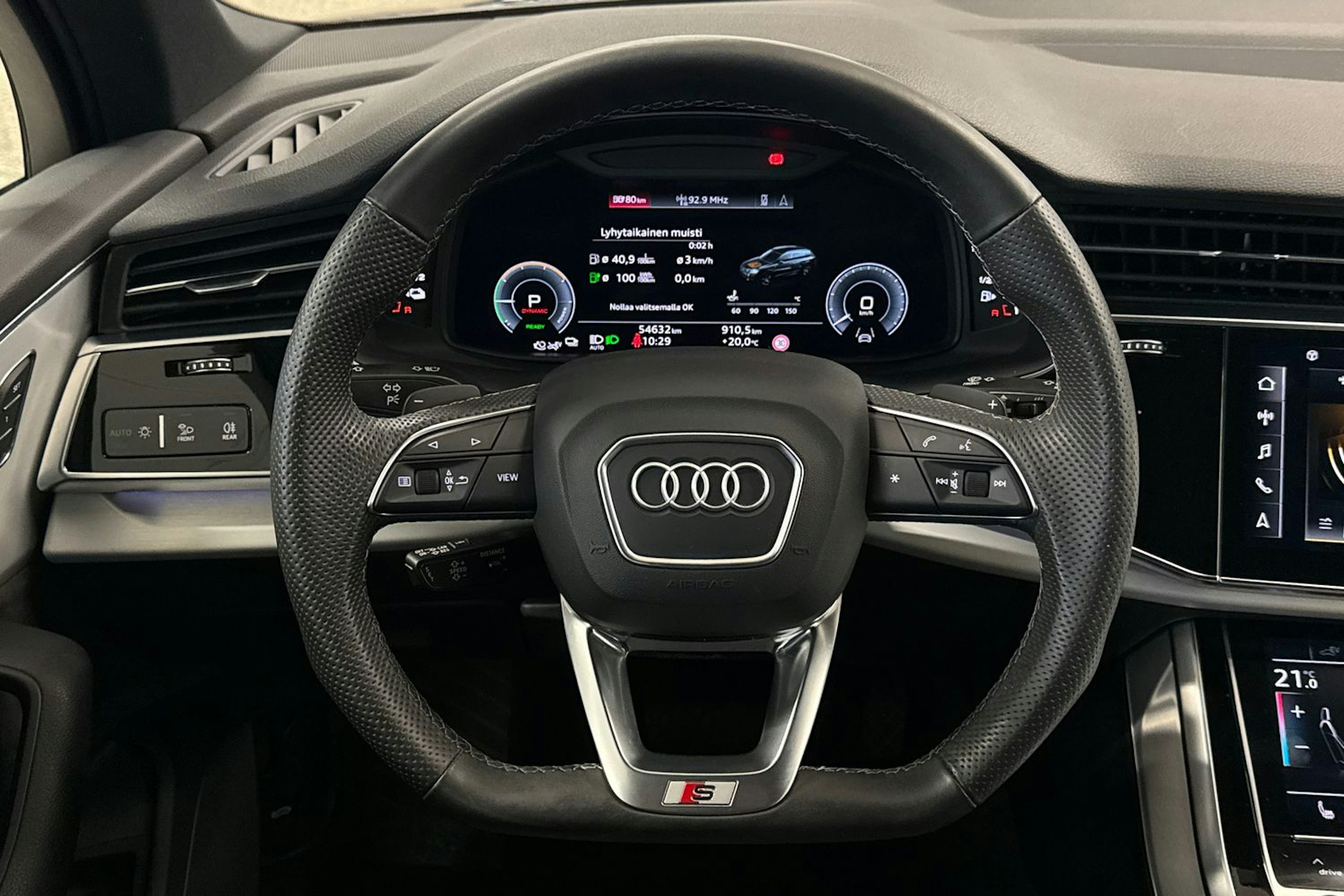 met. Harmaa Audi Q7 2021 kuva 14.