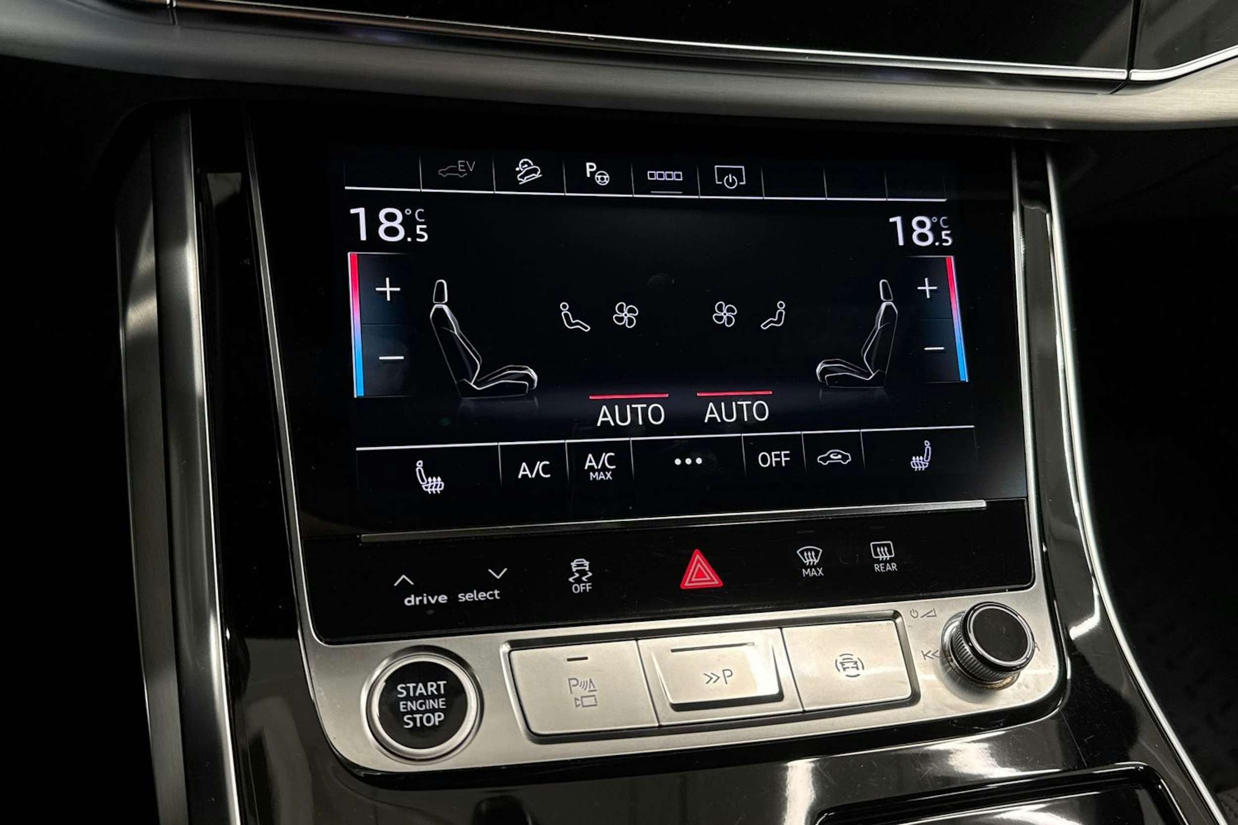 met. Harmaa Audi Q7 2021 kuva 22.