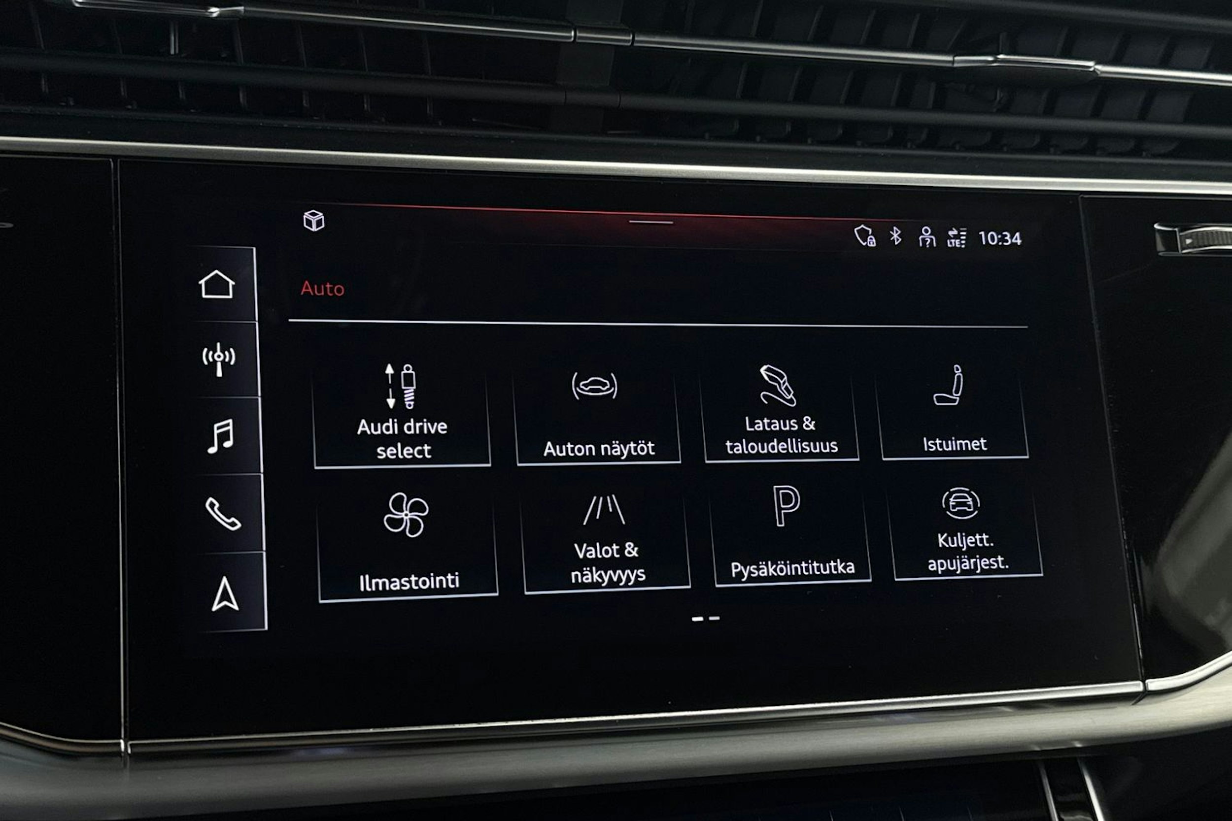 met. Harmaa Audi Q7 2021 kuva 29.