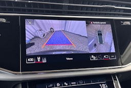 met. Harmaa Audi Q7 2021 kuva 33.