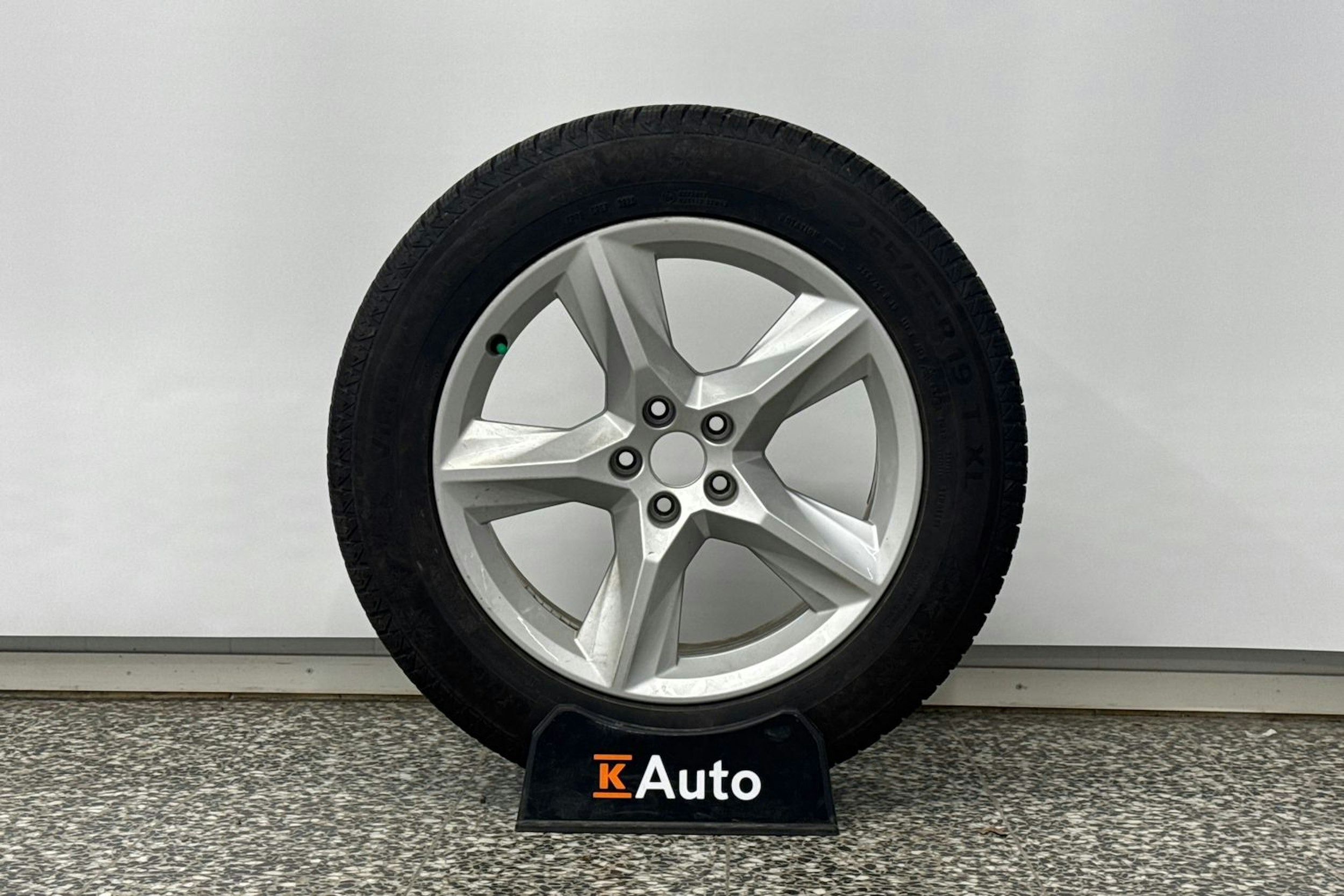 met. Harmaa Audi Q7 2021 kuva 42.