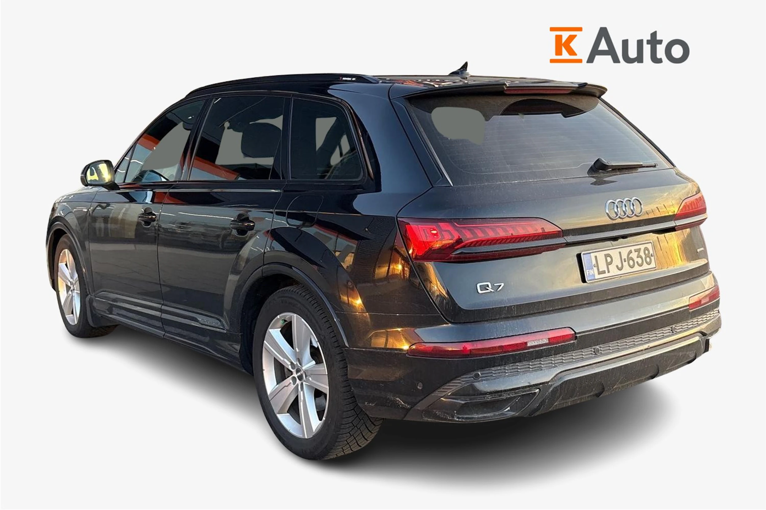 musta Audi Q7 2021 kuva 2.