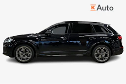 musta Audi Q7 2021 kuva 5.