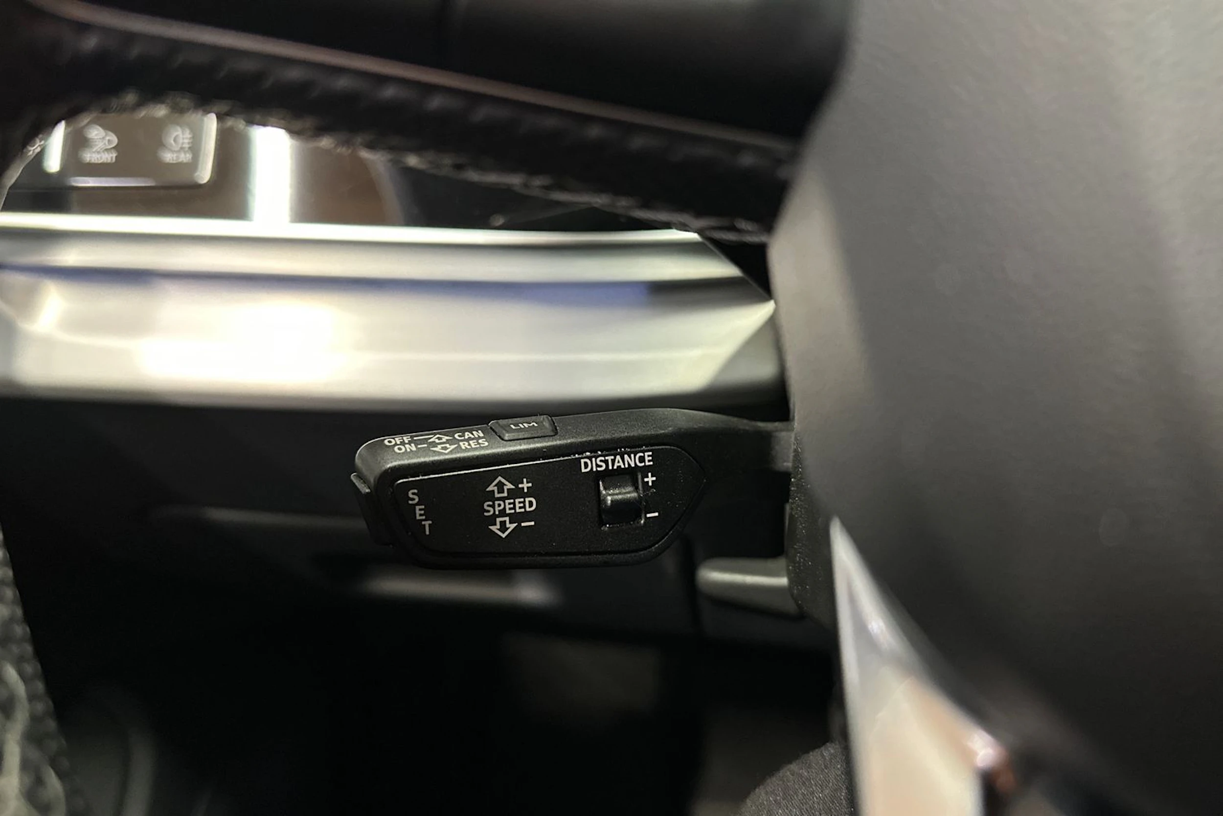 musta Audi Q7 2021 kuva 26.