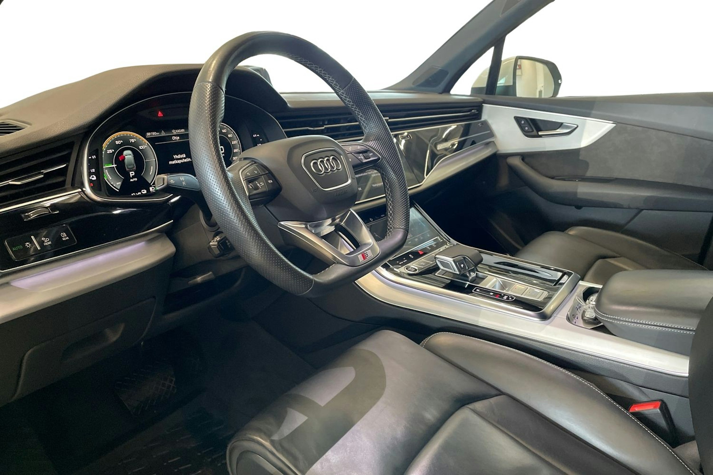 met. valkoinen Audi Q7 2021 kuva 6.